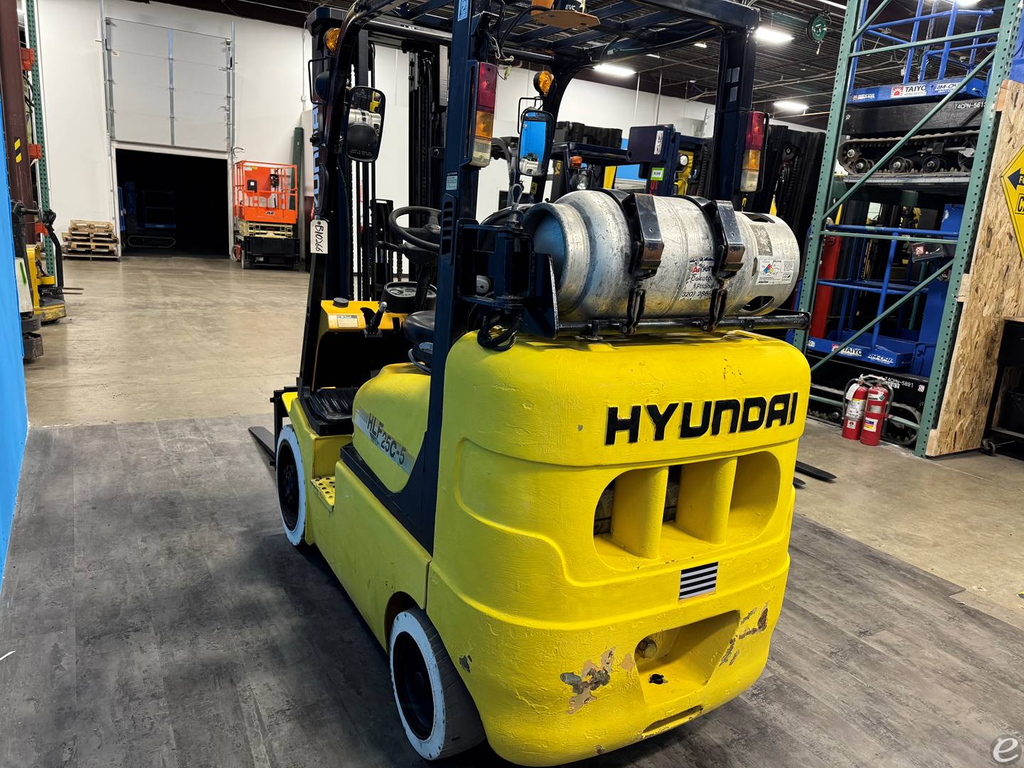 2004 Hyundai HLF25C-5