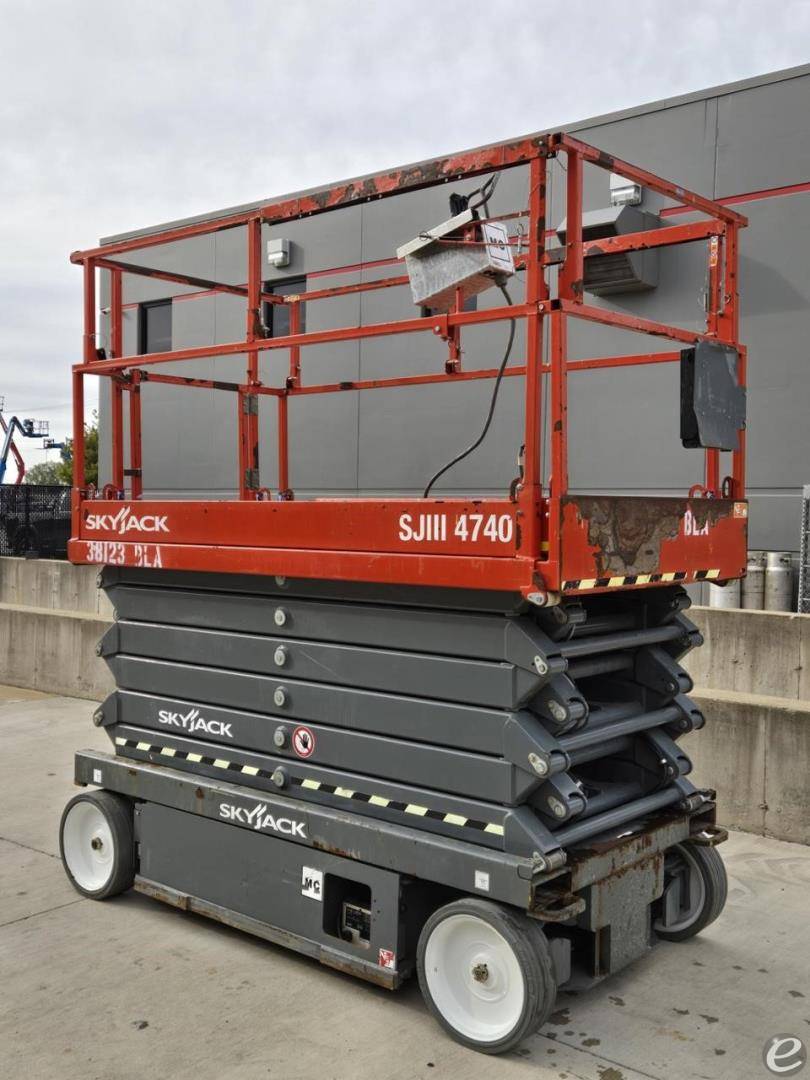 2016 Skyjack SJIII4740 Electric Scissor Lift - 123Forklift