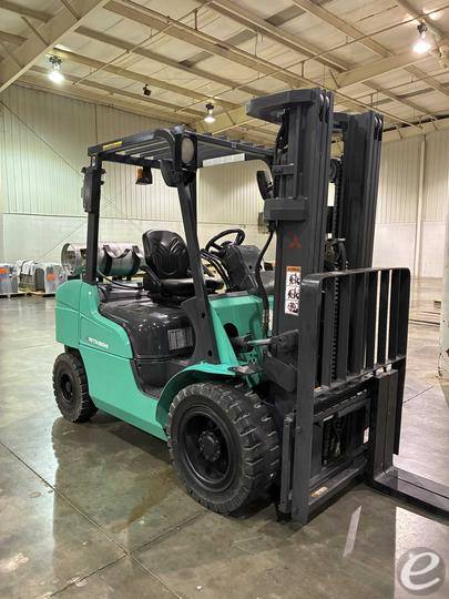 2020 Mitsubishi FG30N