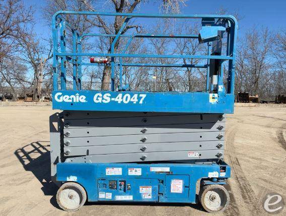 2015 Genie GS-4047 Electric Scissor...