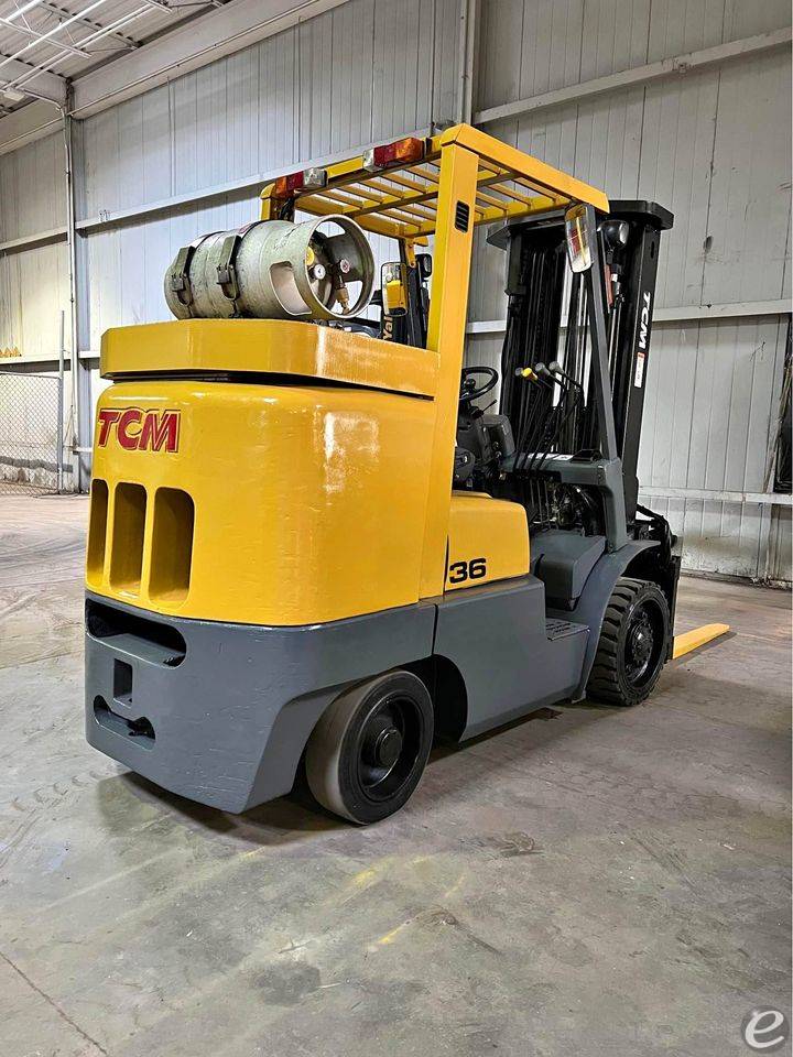 2011 TCM FCG36-8L