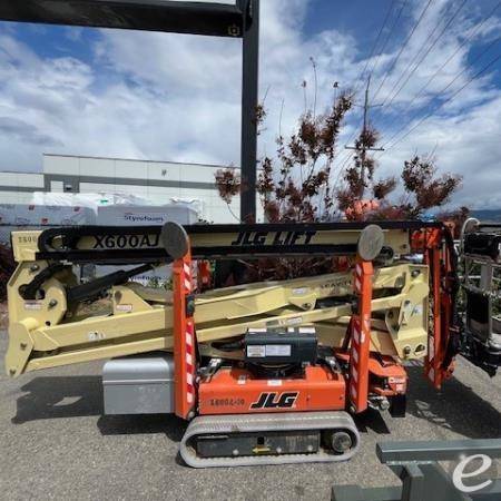 2017 JLG X600AJ