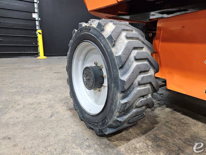 2017 JLG 660SJ