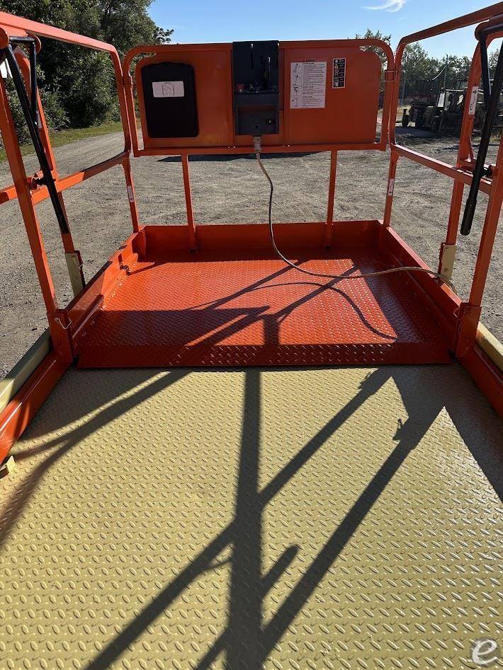 2016 JLG 260MRT