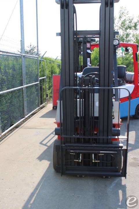 2004 Nissan CPJ01A15PV