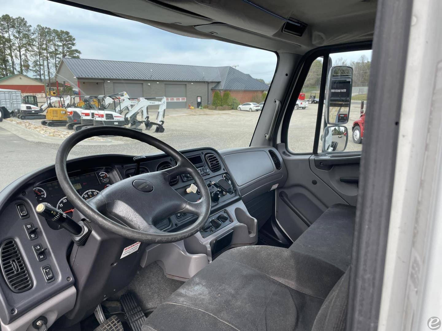 2014 Freightliner BUSINESS CLASS M2 106