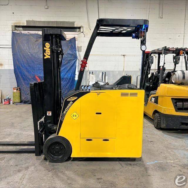 2019 Yale ESC040AD
