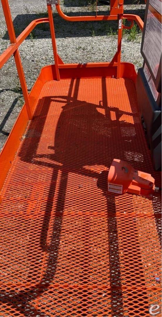 2016 JLG 400S