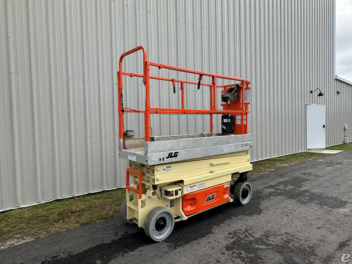 2014 JLG 2030ES