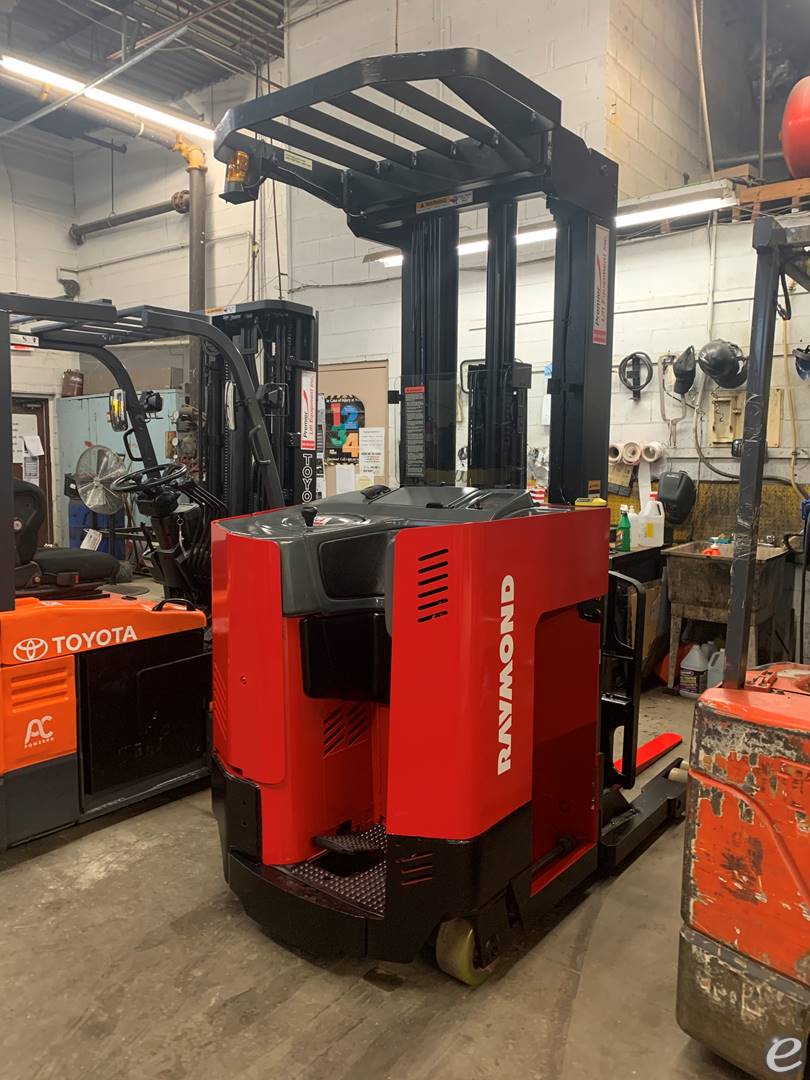 2011 Raymond ETR40TT Electric Reach Truck - 123Forklift