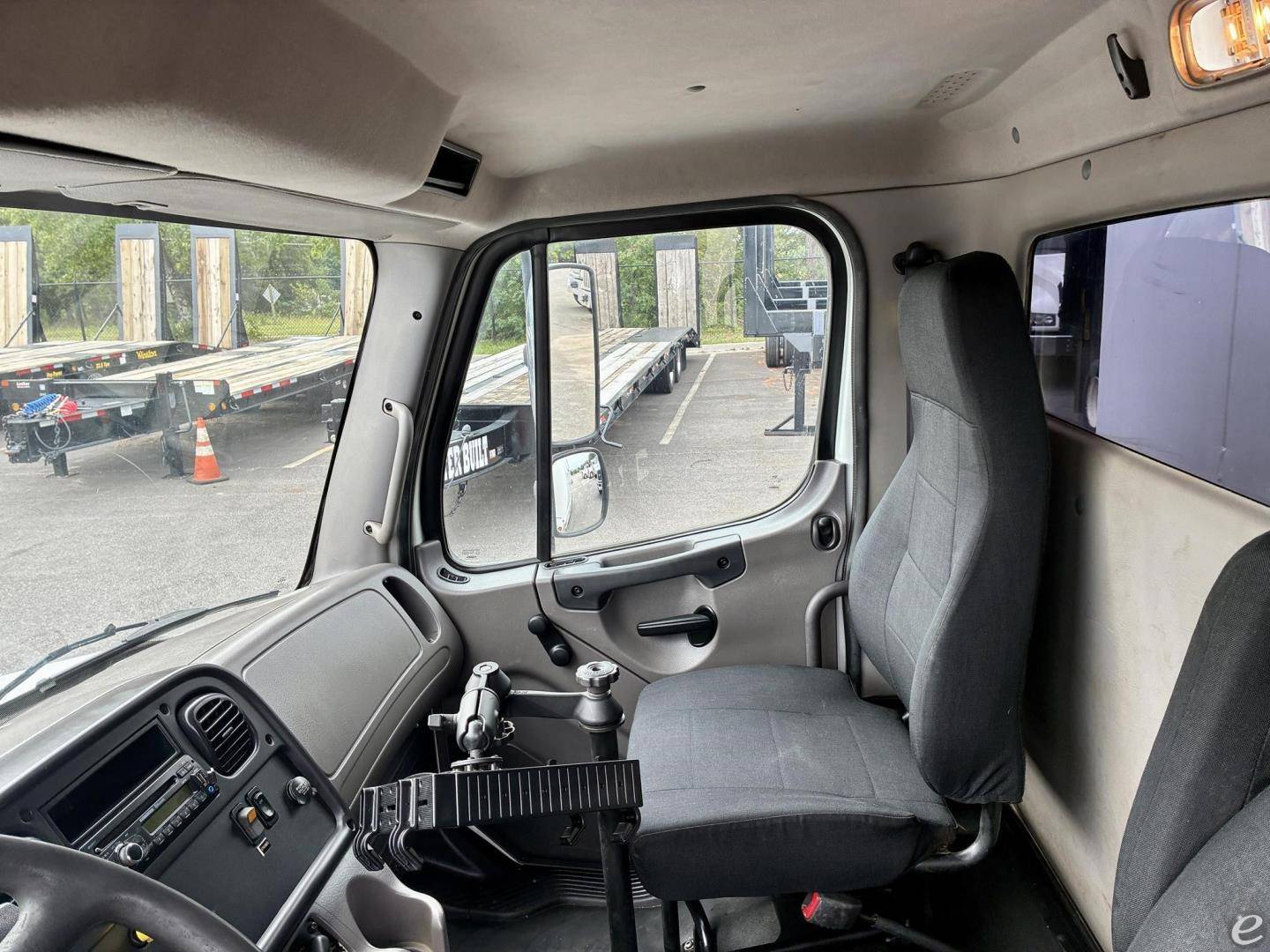 2016 Freightliner BUSINESS CLASS M2 106