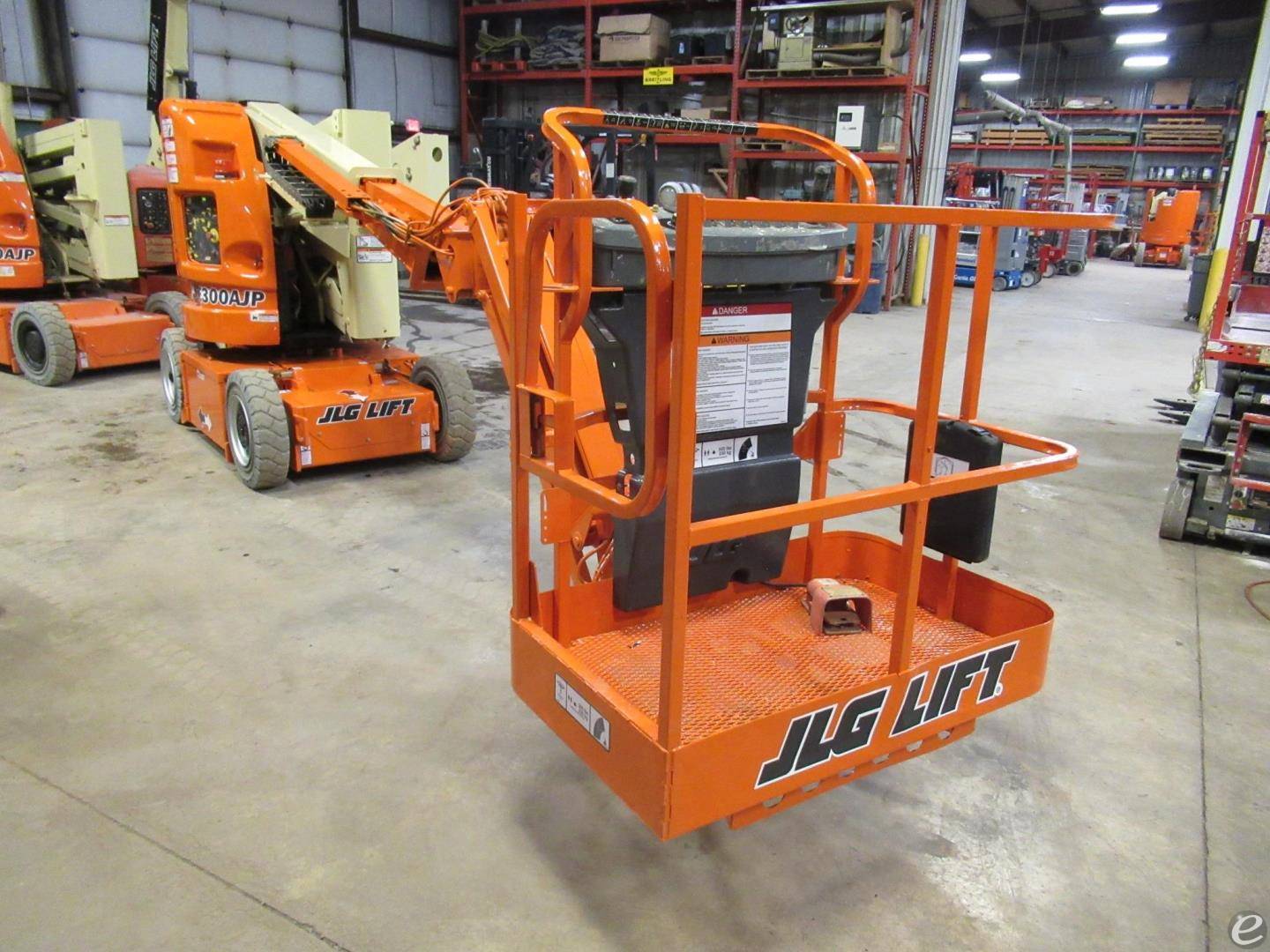 2011 JLG E300AJP