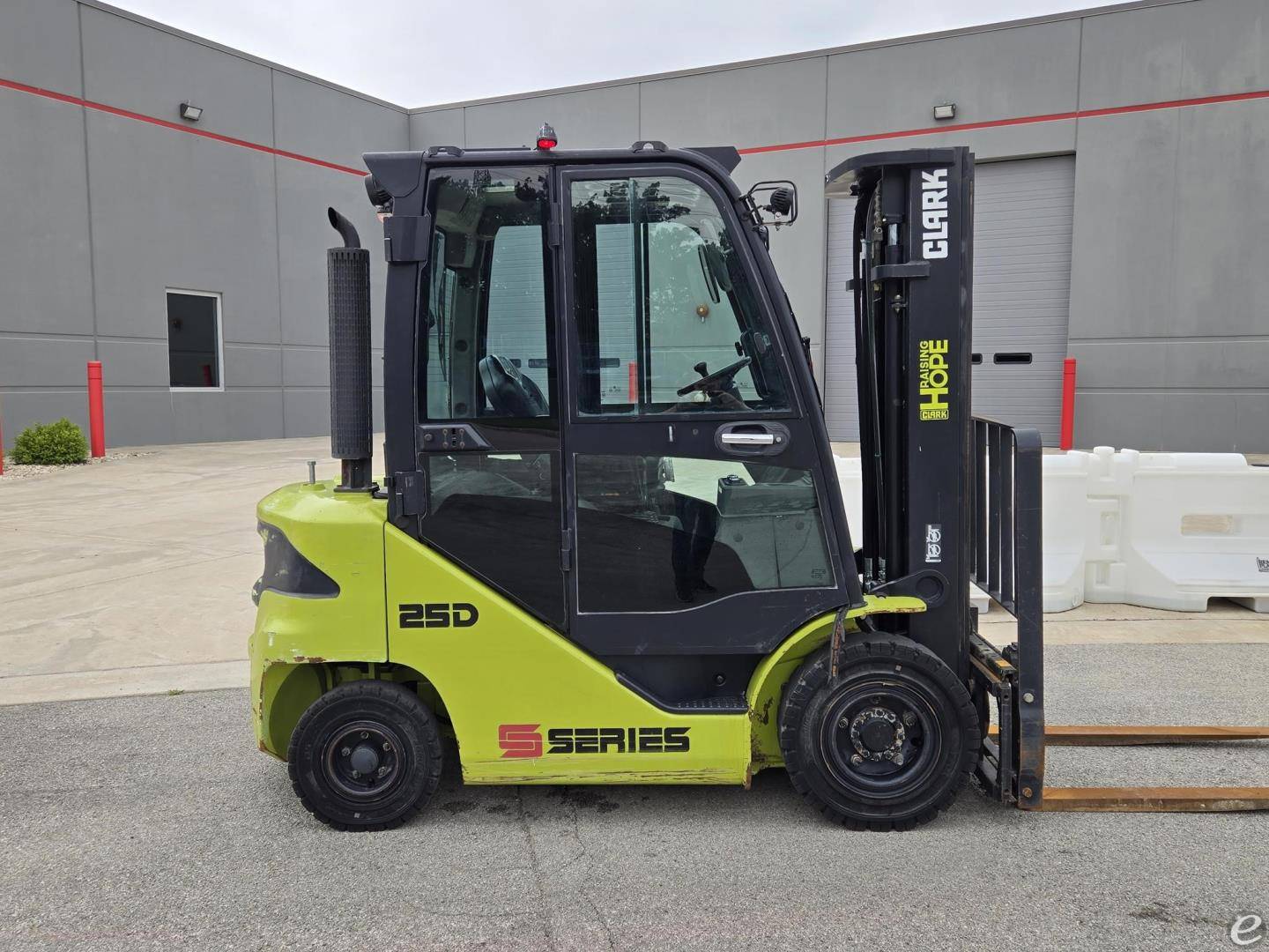 2022 Clark S25D