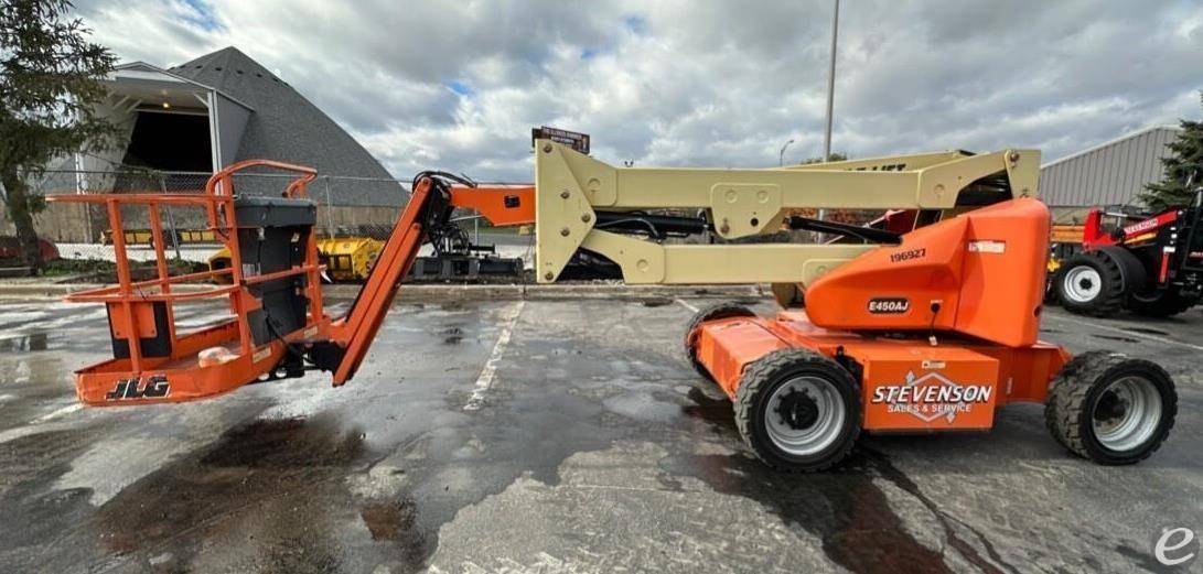 2015 JLG E450AJ