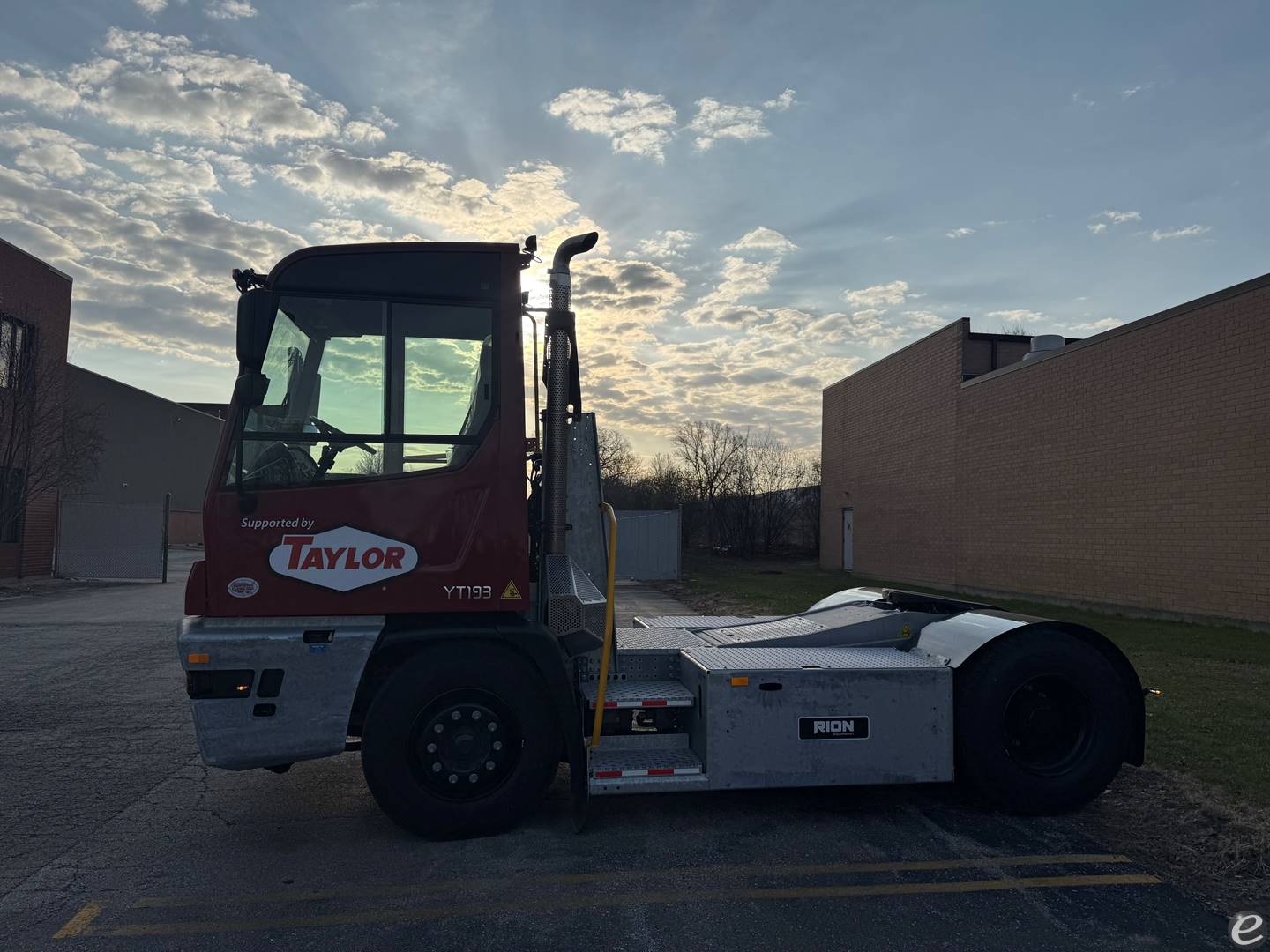 2024 Terberg YT193DOT