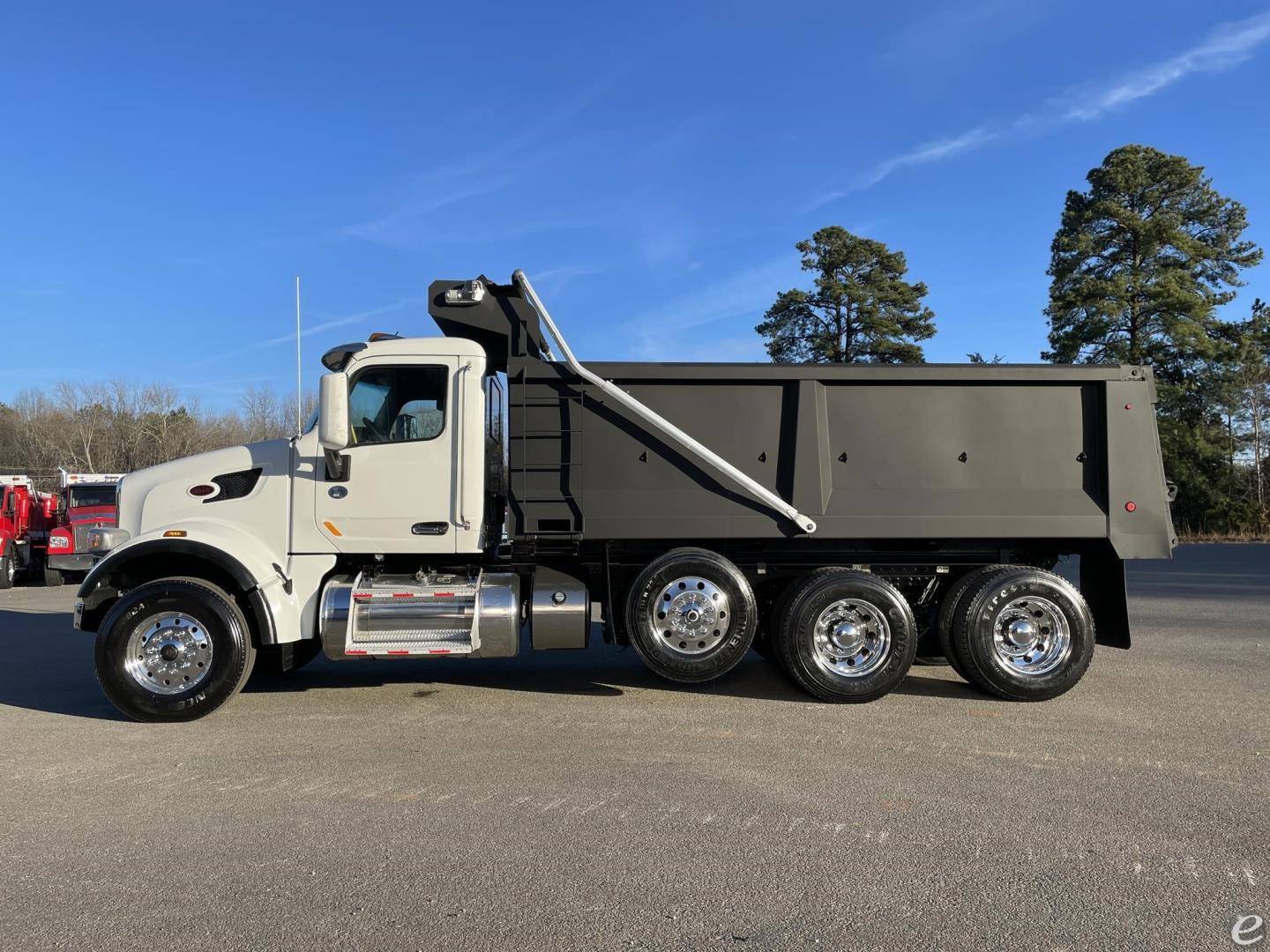 2020 Peterbilt 567
