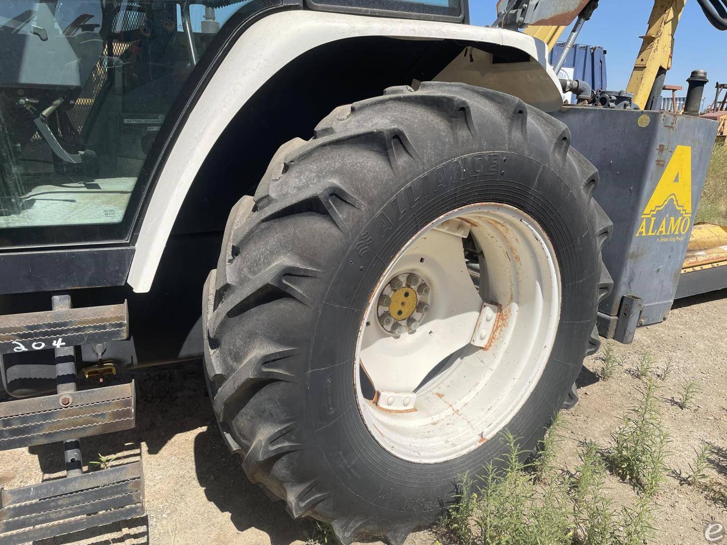 1996 New Holland 6640