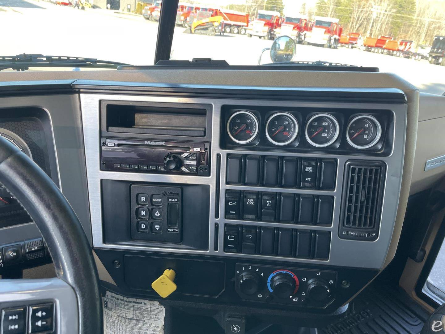 2020 Mack GRANITE 64FR