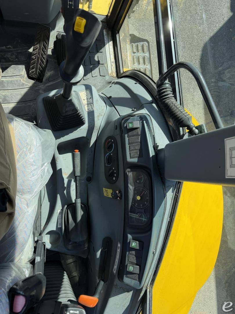 2006 New Holland B95