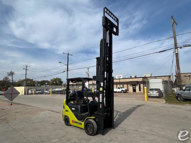 2021 Clark S25CL