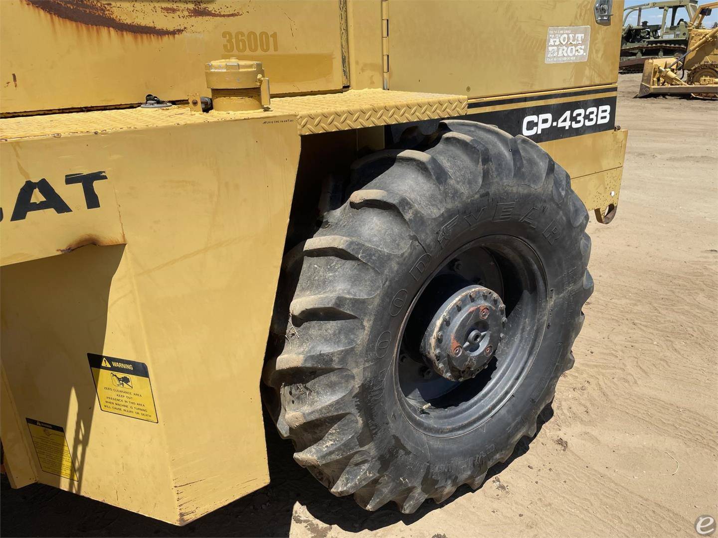 1990 Cat CP-433B