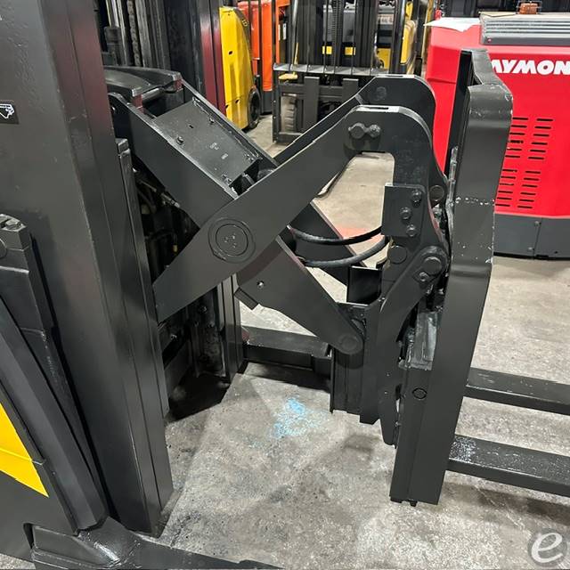 2022 Yale NR045EC
