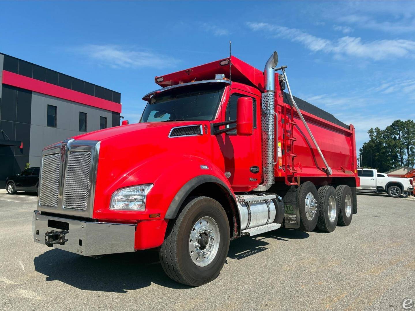 2023 Kenworth T880
