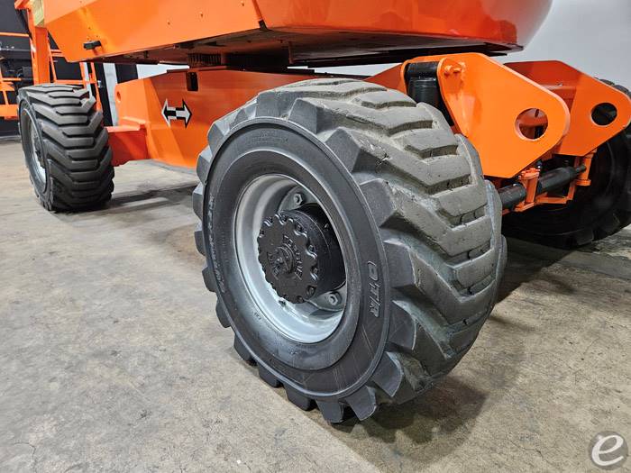 2012 JLG 800A