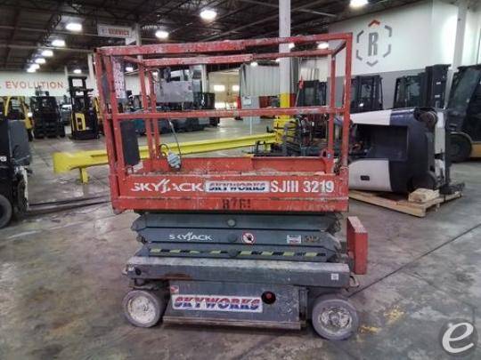 2014 Skyjack SJIII 3219