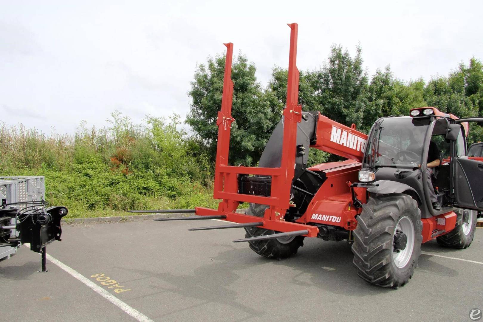 2026 Manitou SQUARE BALE MOVERS
