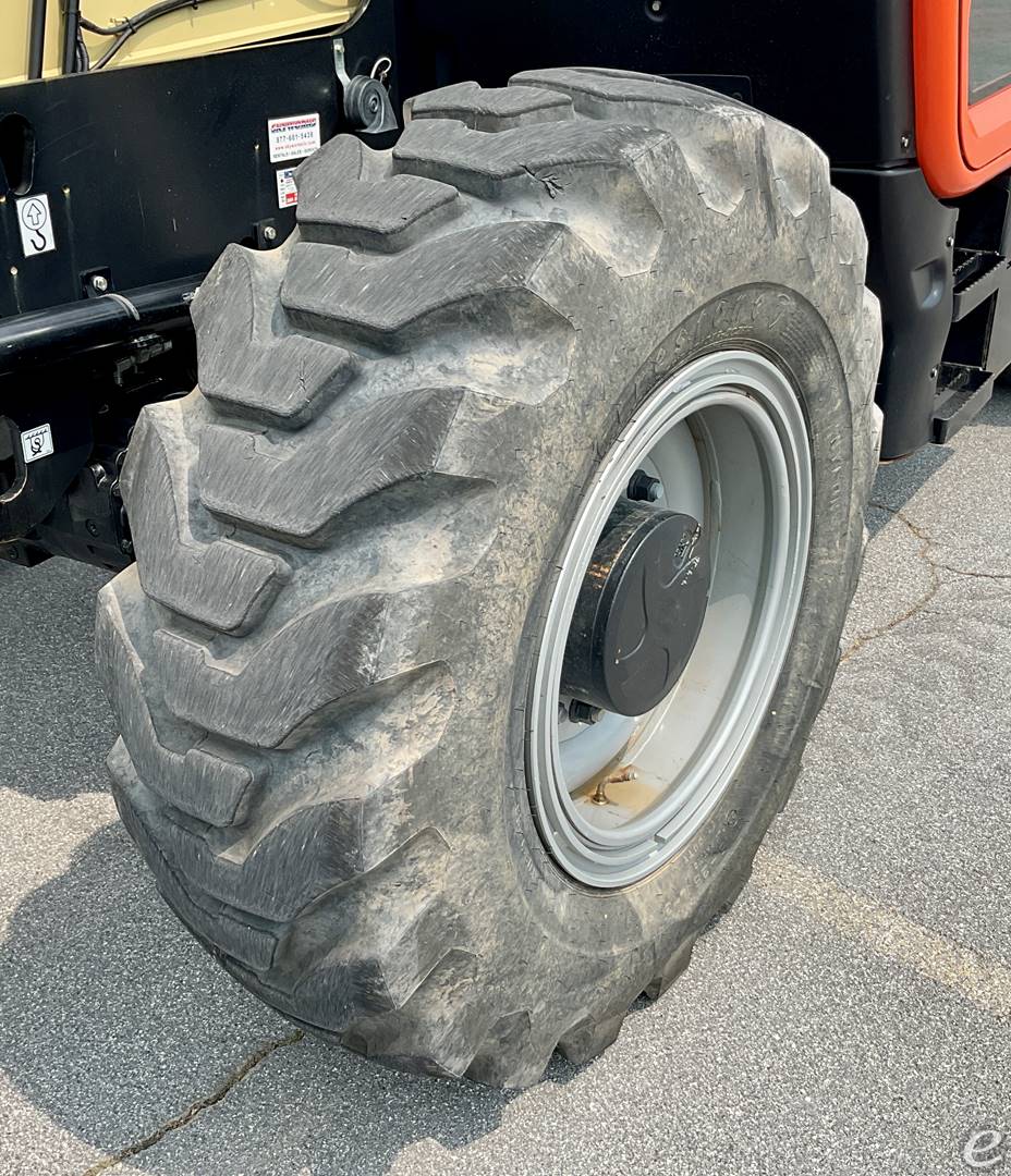 2025 JLG 1732