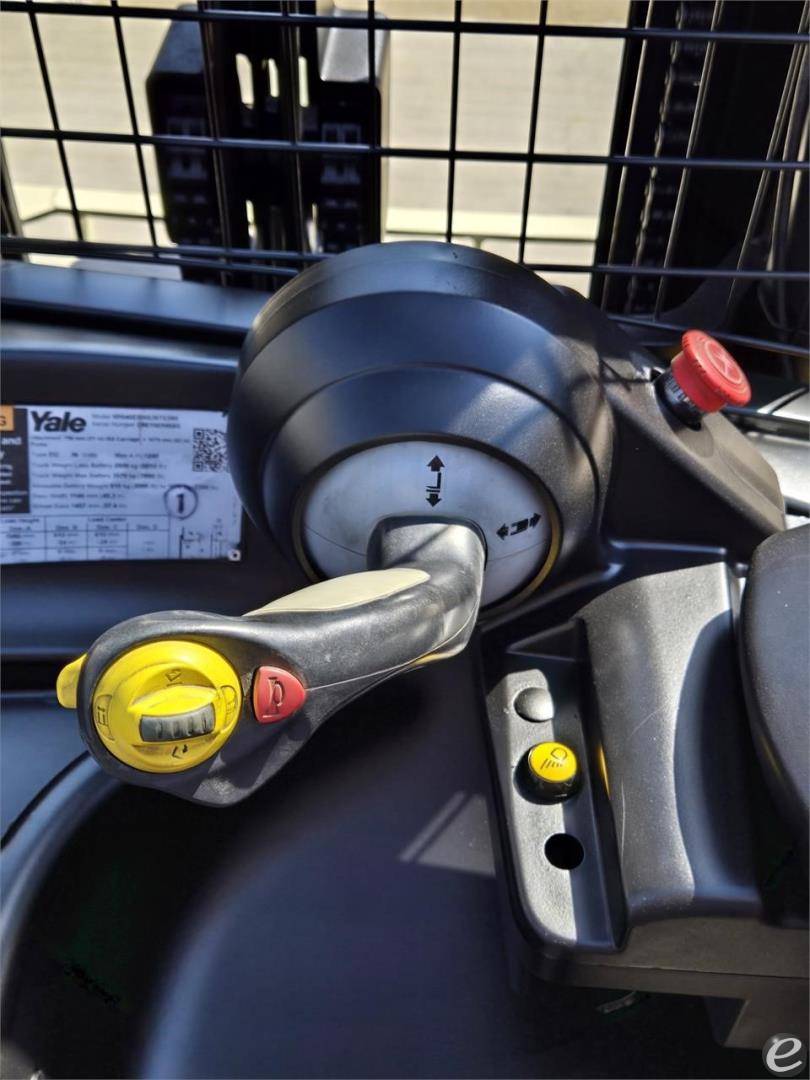 2019 Yale NR045EB