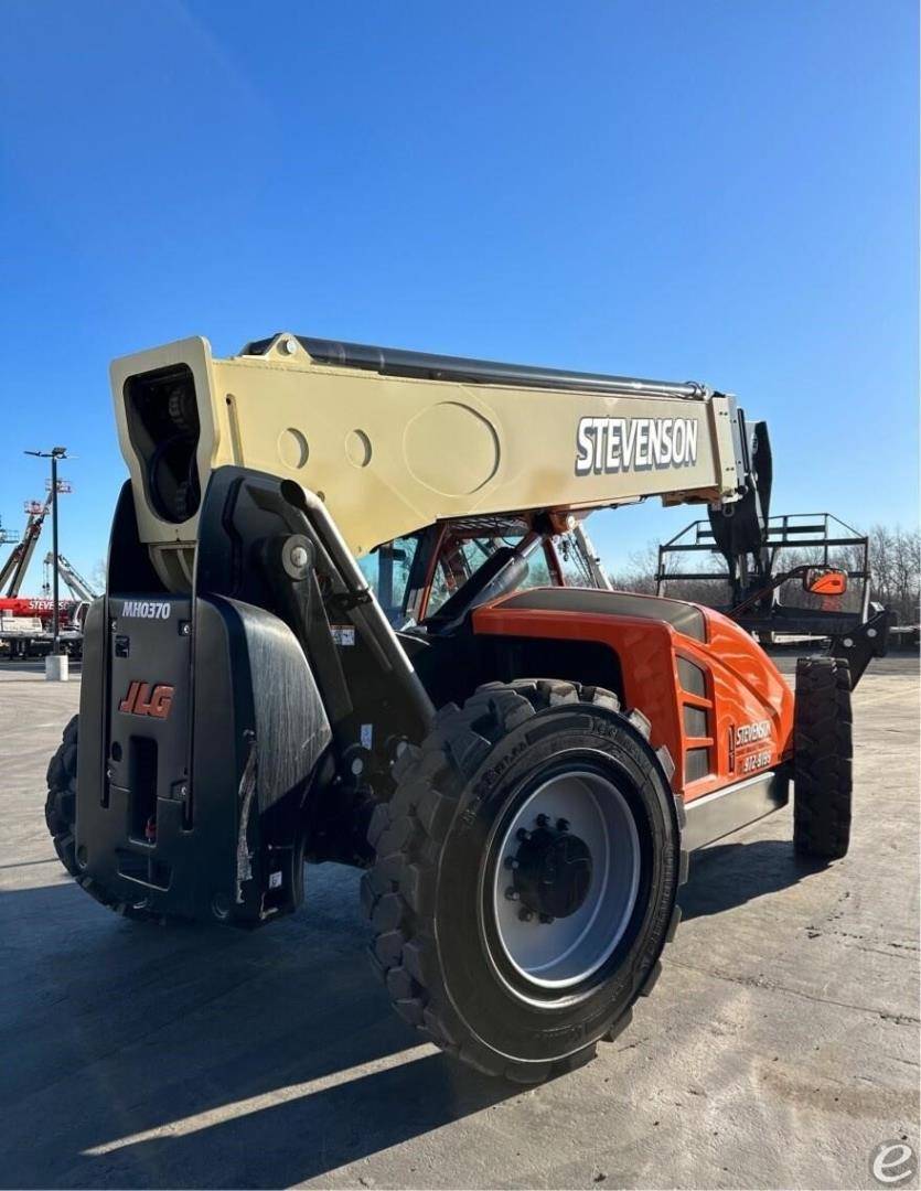 2022 JLG 1255