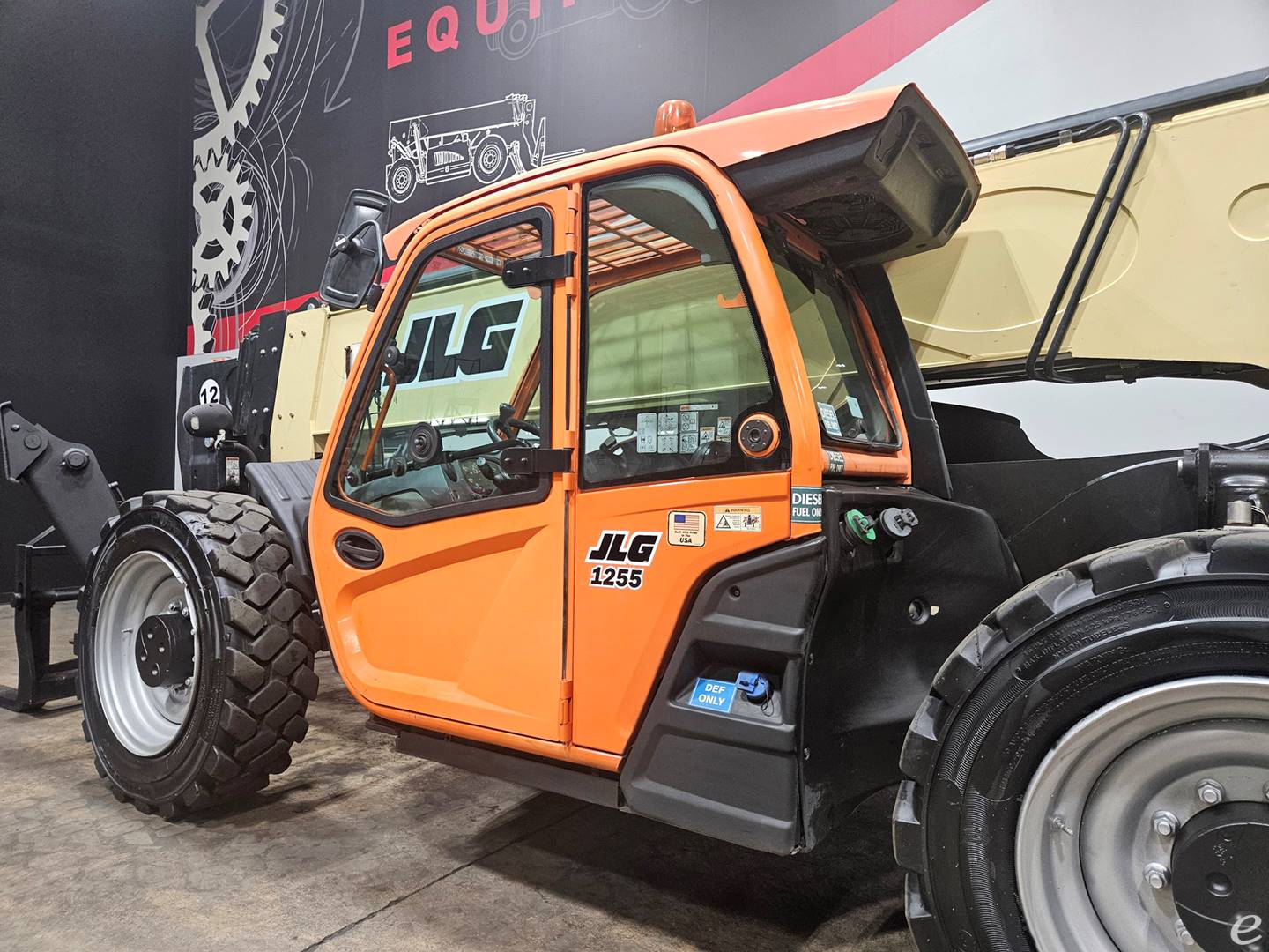 2017 JLG 1255
