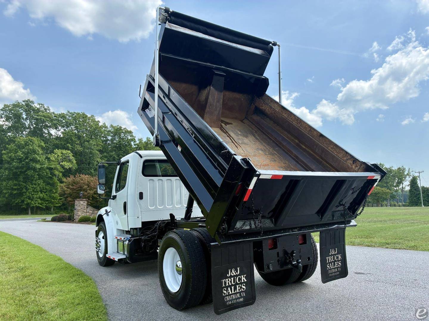 2019 Freightliner BUSINESS CLASS M2 106