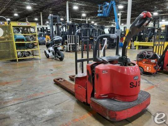 2007 Raymond 8400 Electric Forklift - 123Forklift