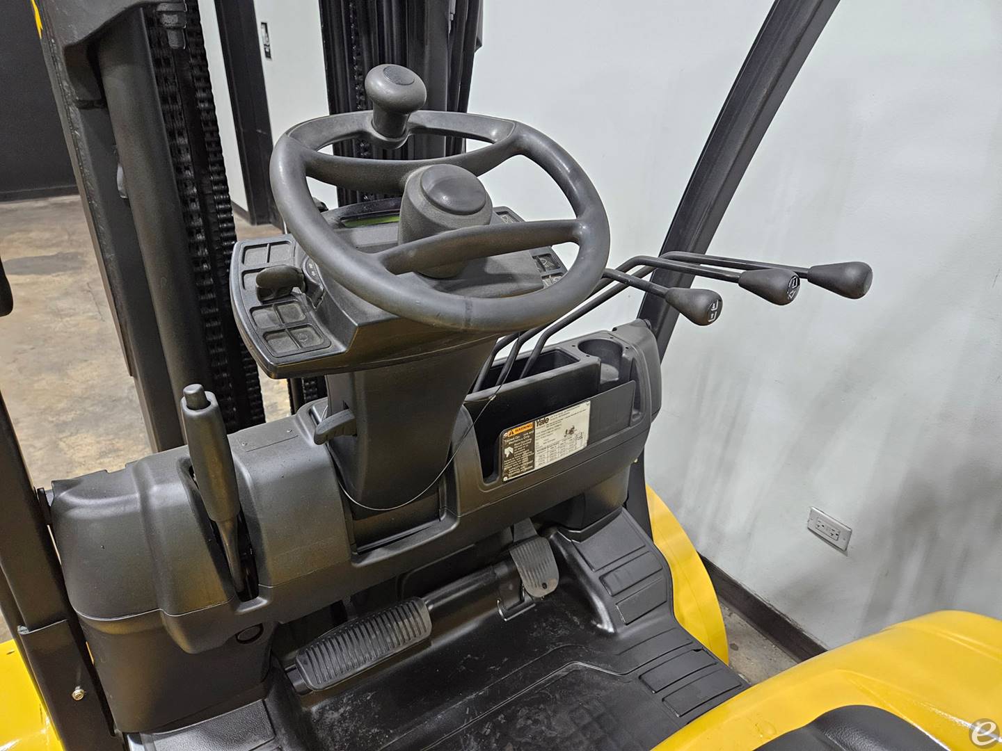 2015 Yale GLP060VX