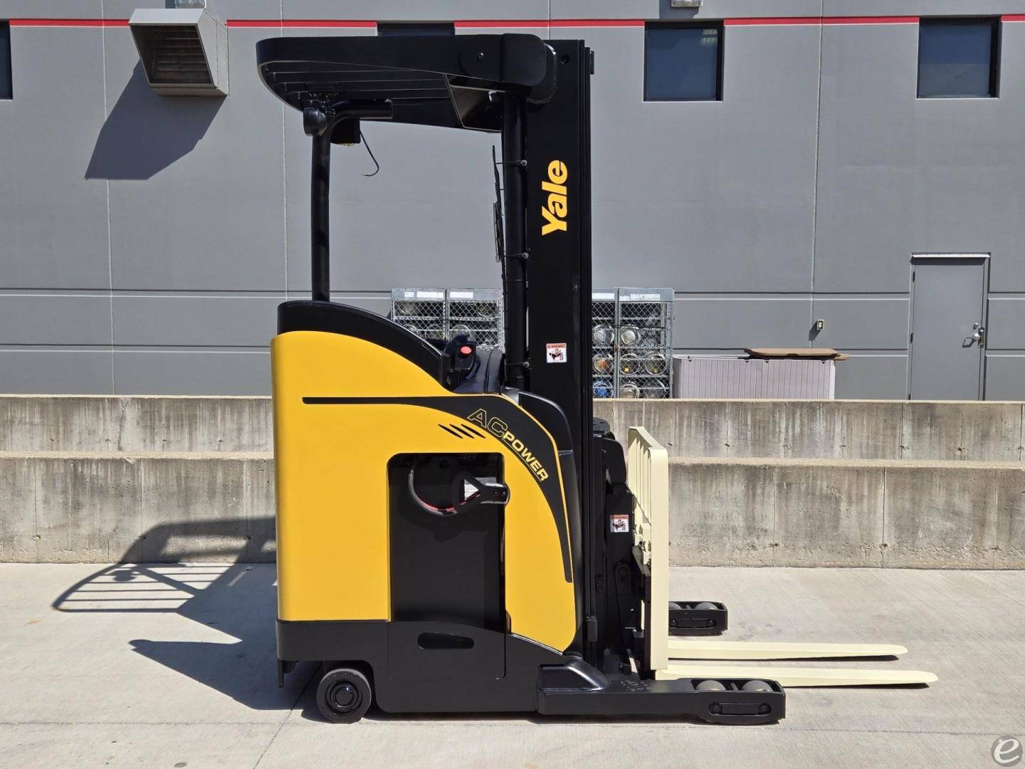 2019 Yale NR045EB