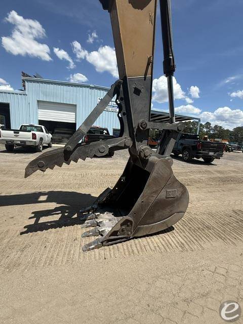 2019 Cat 320