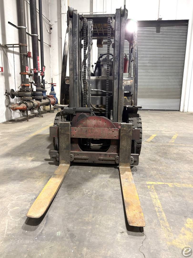 2022 Yale GP090VX