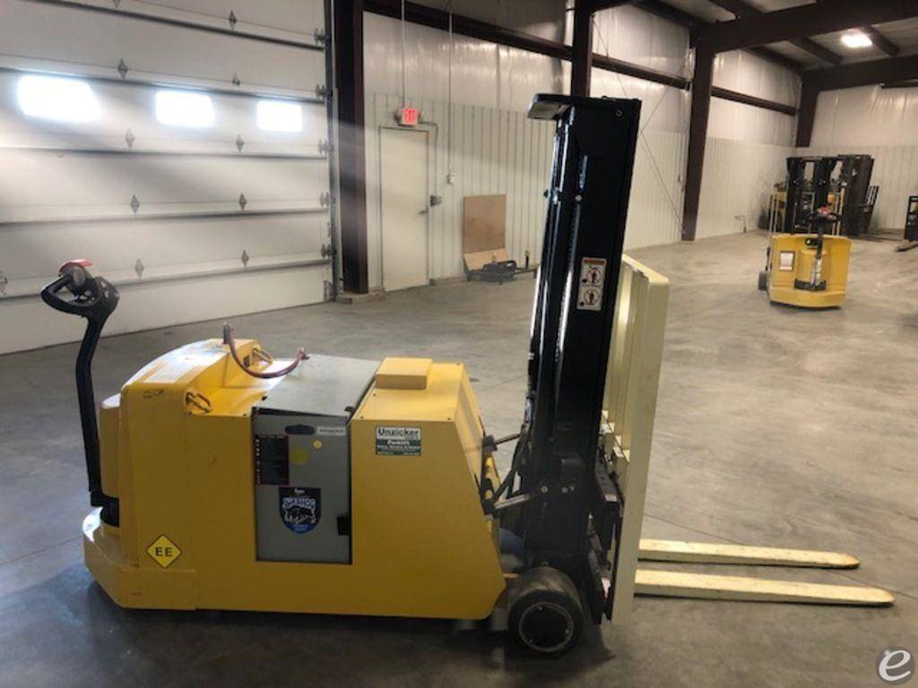 2018 Yale Pallet Stackers MCW040-E