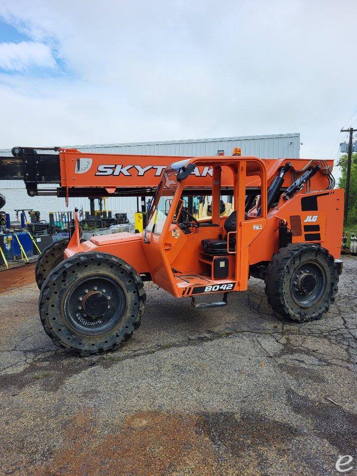9999 JLG 8042