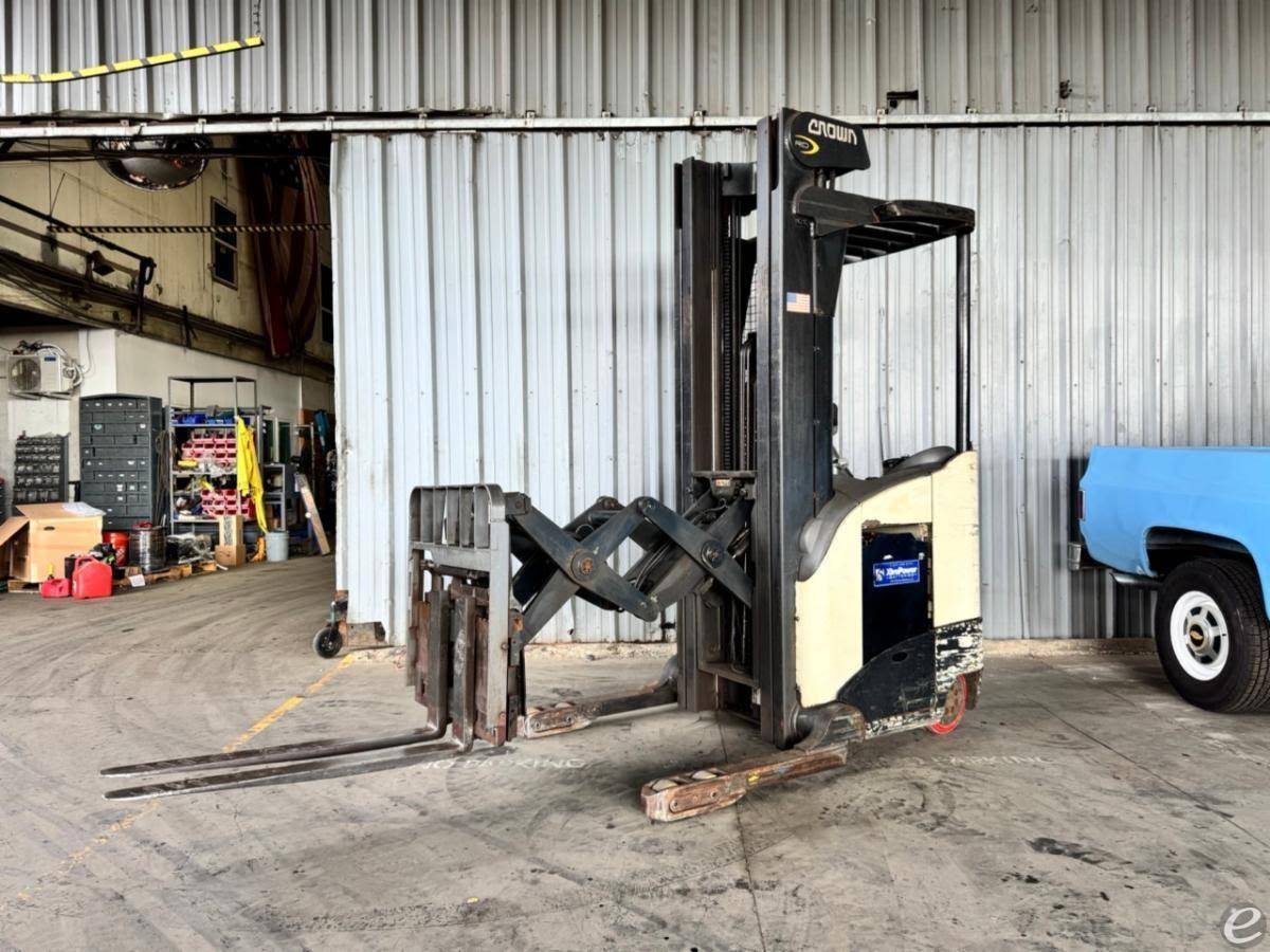 2011 Crown RD5725-30