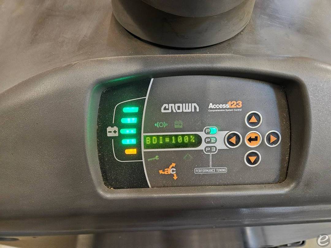 2017 Crown MPC3040-26-169