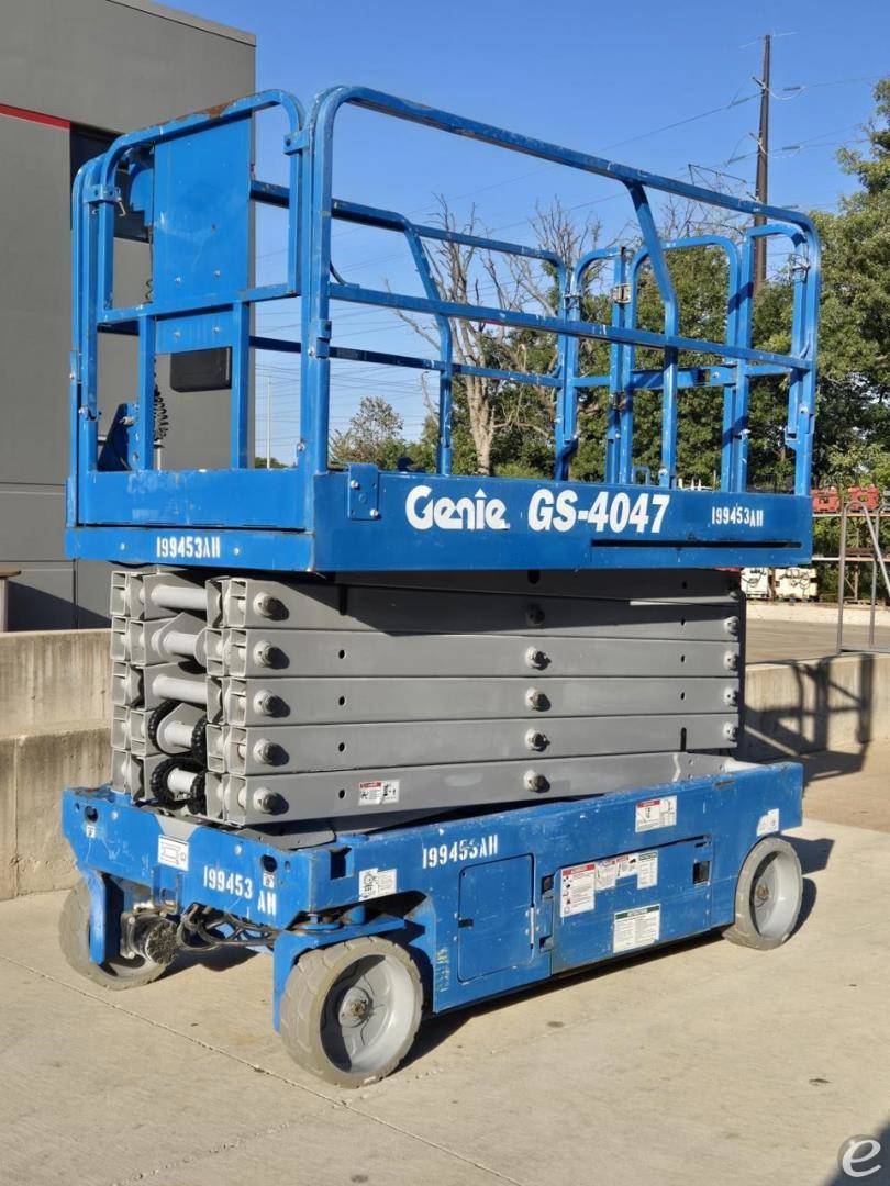 2017 Genie GS4047 Electric Scissor Lift - 123Forklift