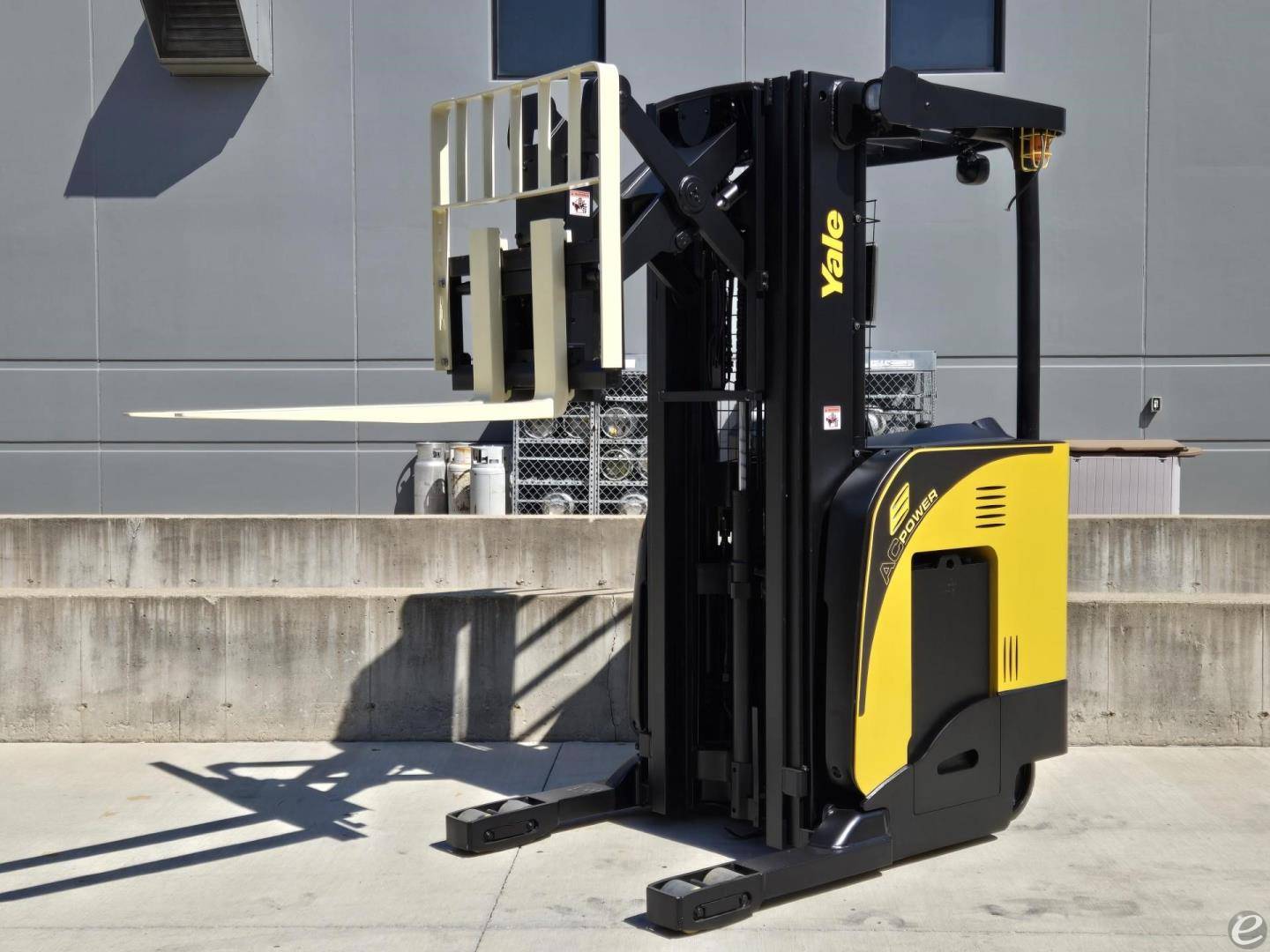 2019 Yale NR045EB