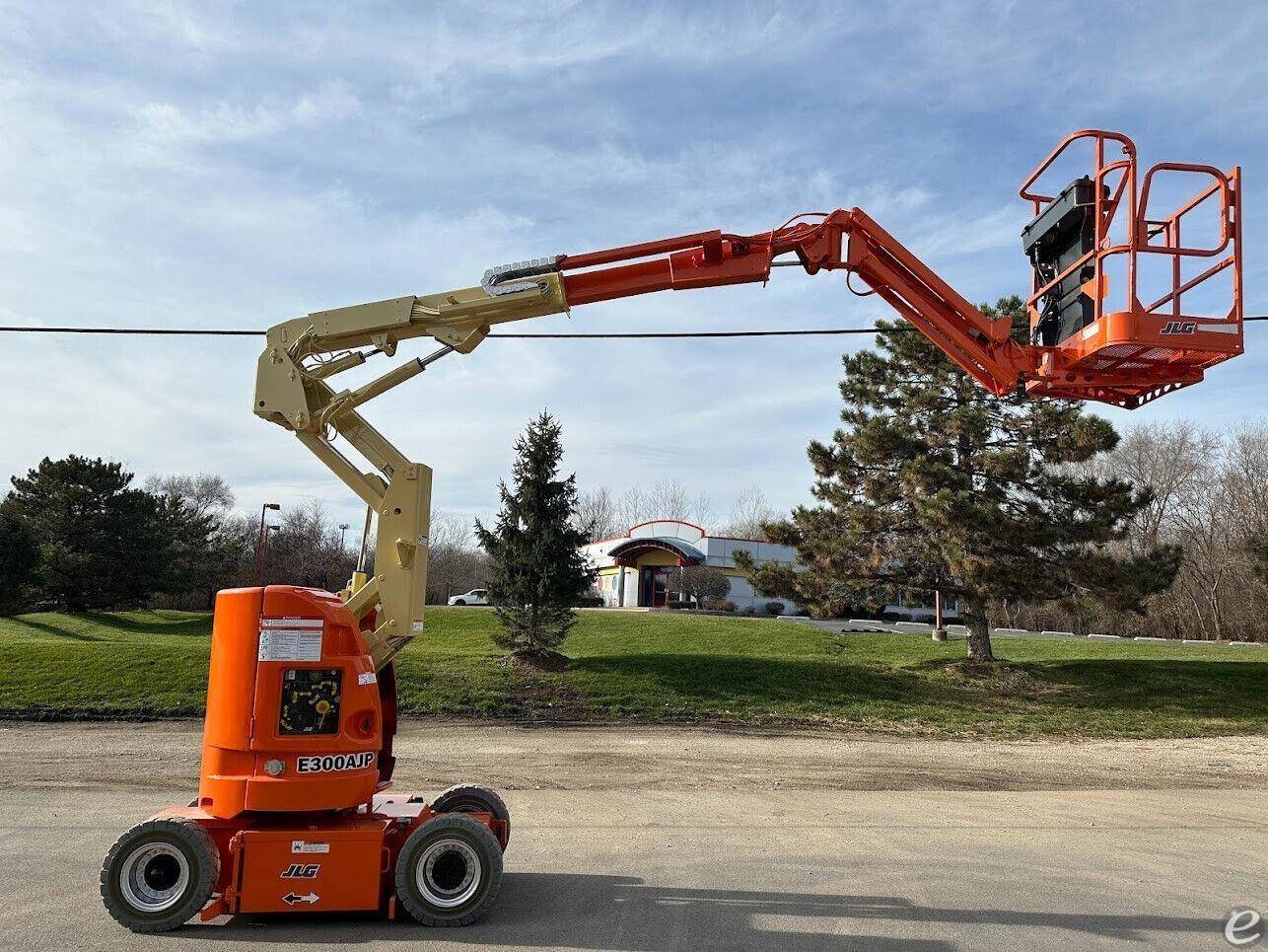 2015 JLG E300AJP Electric Boom Lift - 123Forklift