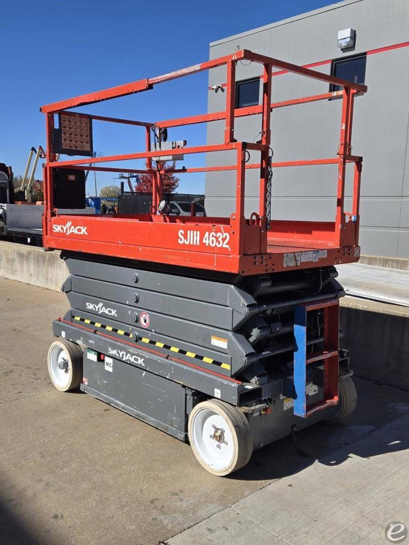 2015 Skyjack SJIII4632 Electric Scissor Lift - 123Forklift