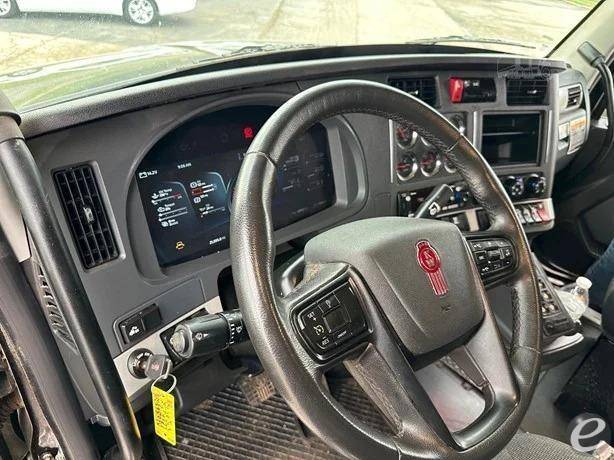 2025 Kenworth T880