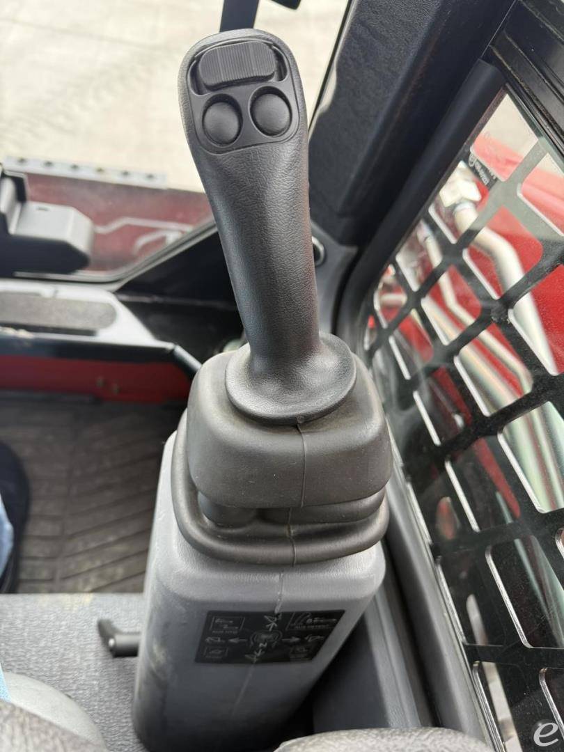 2025 Manitou 3300V